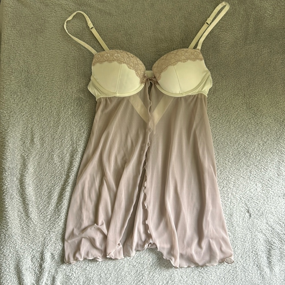 Flowy nightgown lingerie